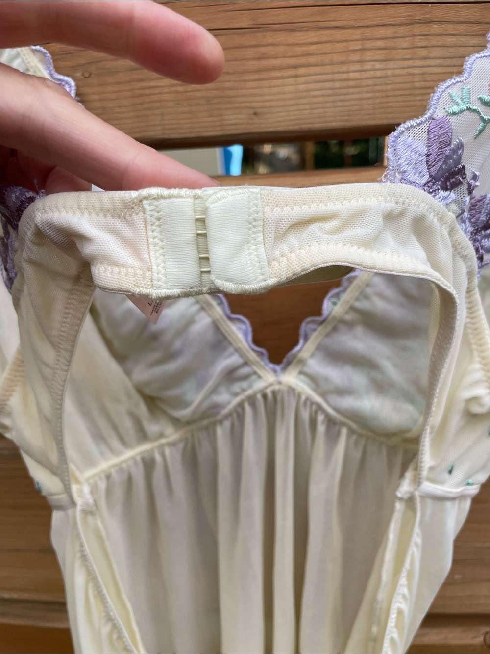 La Vie en Rose Vintage Cream Babydoll Nightgown with Floral Embroidery size L - Picture 10 of 15